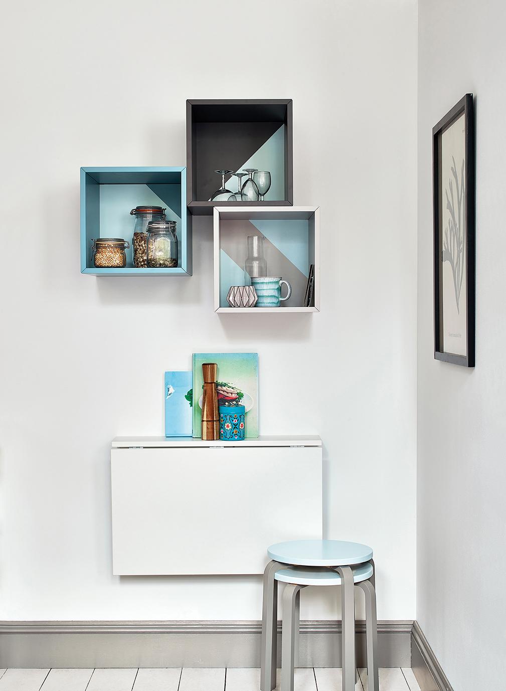 How To Paint Skirting Boards Dulux Singapore Skirting boards were originally designed to hide the junction between wall whether you are painting your skirting boards from scratch or giving a new fresh coat of paint to your then lightly sand this first coat and clean off any dust. how to paint skirting boards dulux