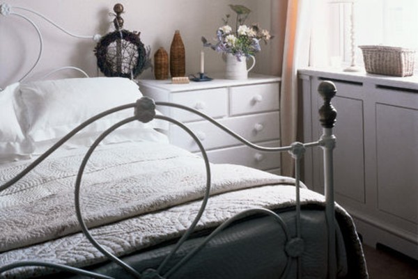 hammerite metal paint bed frame